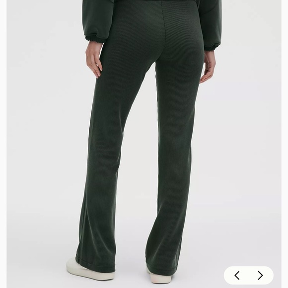 Lululemon Ribbed Softstreme Flared Pant Regular rainforest green size 8 NWT - Picture 2 of 5